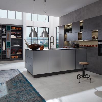 Beckermann - Metallic Chrome / Silvia Beton